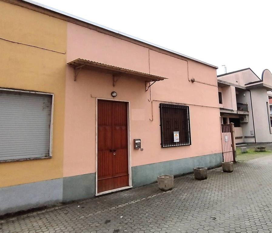 casa indipendente in vendita a Cassolnovo