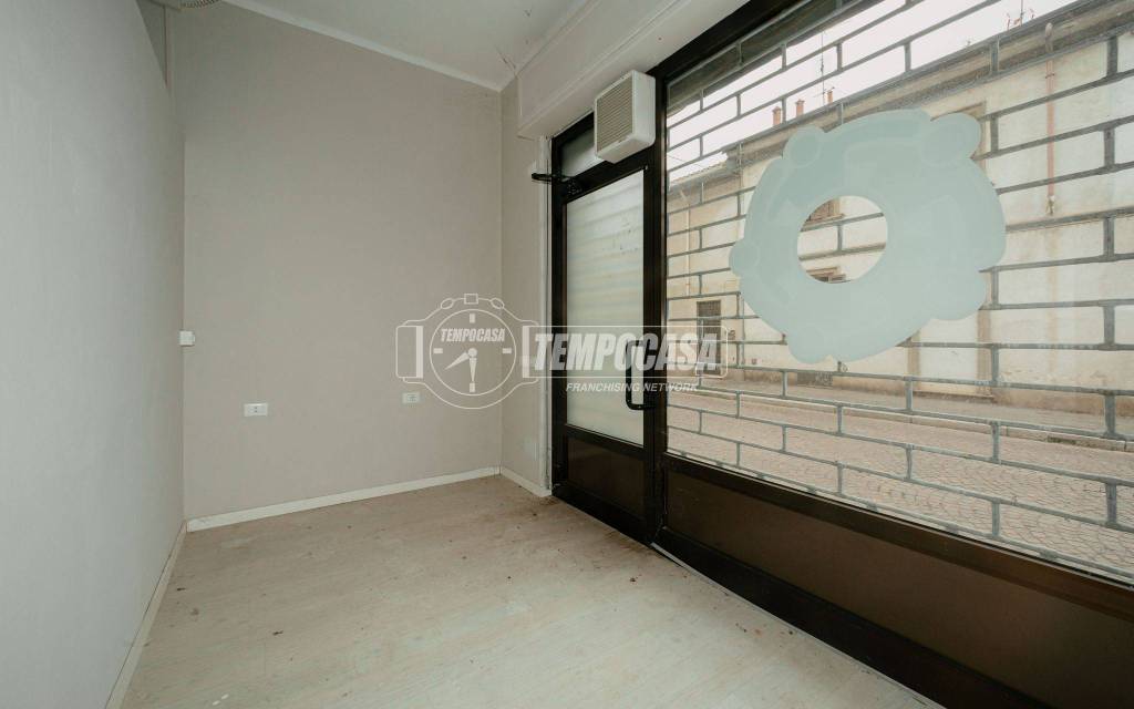negozio in vendita a Cassolnovo