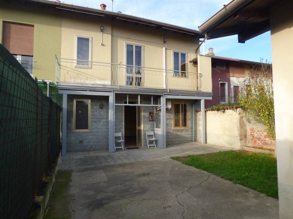 casa indipendente in vendita a Cassolnovo