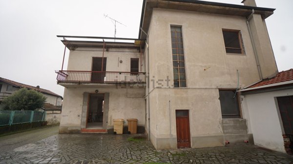 casa indipendente in vendita a Cassolnovo