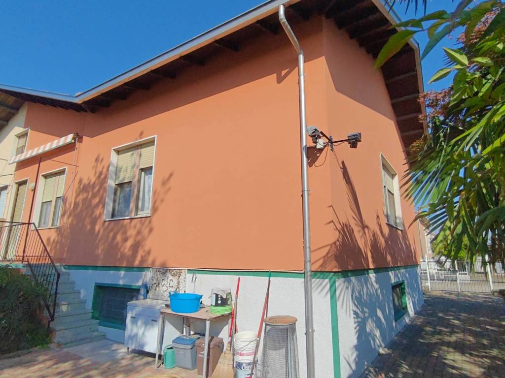 casa indipendente in vendita a Cassolnovo