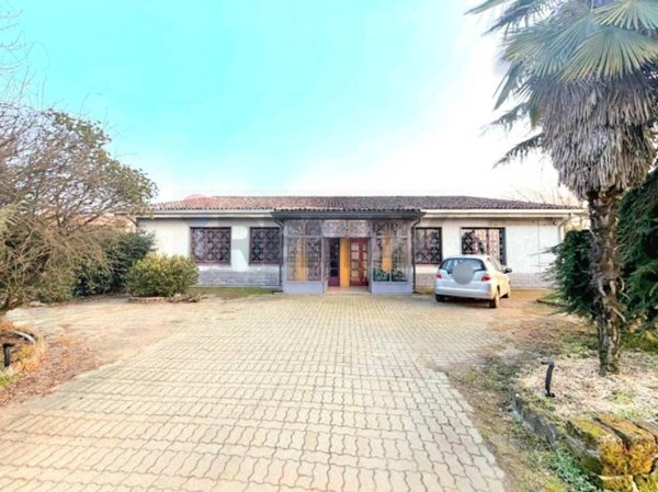casa indipendente in vendita a Cassolnovo