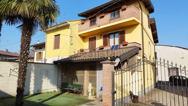 casa indipendente in vendita a Cassolnovo