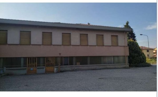 capannone in vendita a Cassolnovo