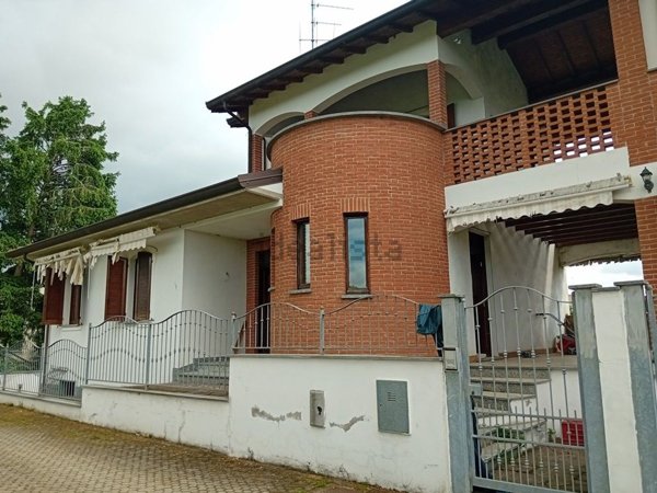 casa indipendente in vendita a Cassolnovo