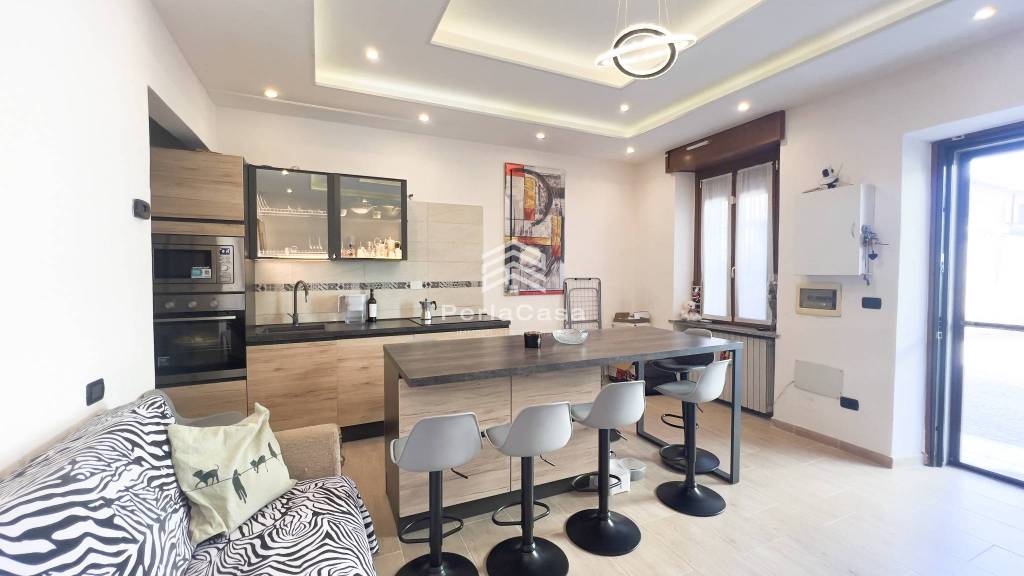 casa indipendente in vendita a Cassolnovo