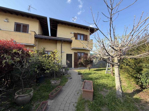 casa indipendente in vendita a Cassolnovo