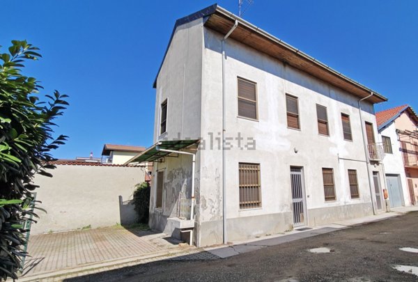 casa indipendente in vendita a Cassolnovo