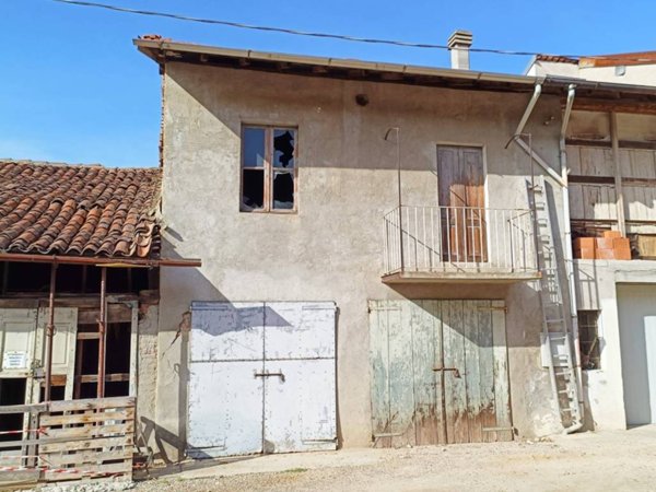 casa indipendente in vendita a Cassolnovo