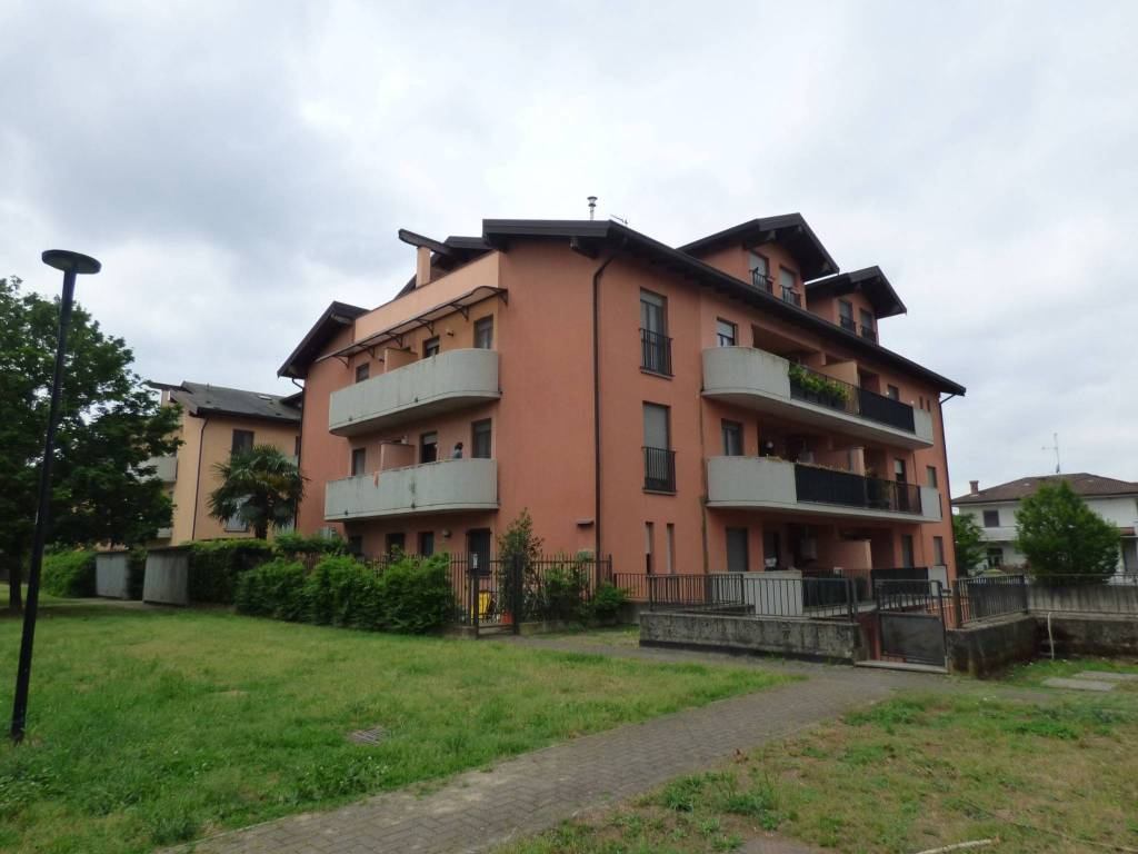 appartamento in vendita a Cassolnovo in zona Molino Del Conte