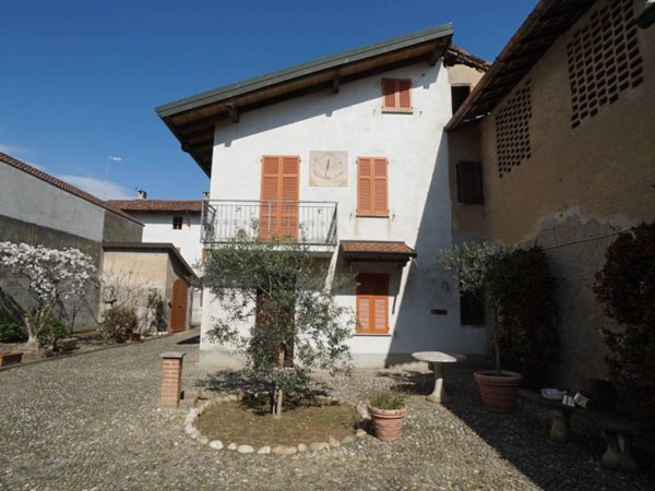 casa indipendente in vendita a Cassolnovo