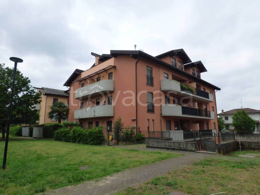 appartamento in vendita a Cassolnovo in zona Molino Del Conte