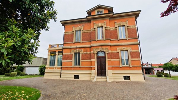 casa indipendente in vendita a Cassolnovo