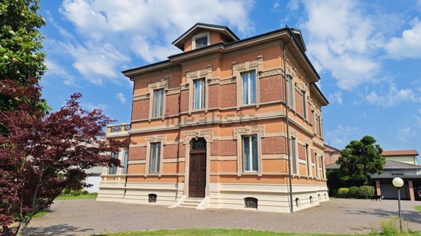 casa indipendente in vendita a Cassolnovo