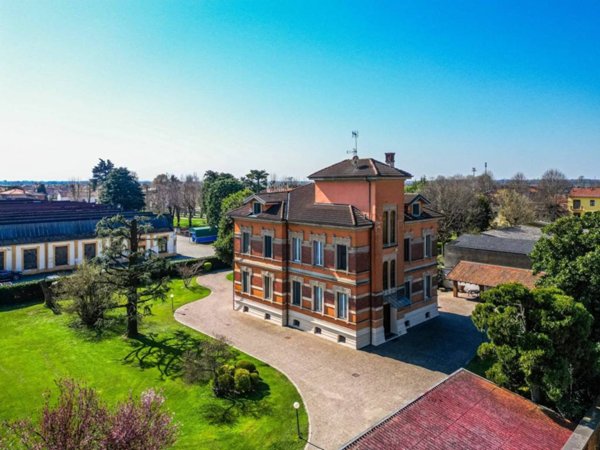 casa indipendente in vendita a Cassolnovo