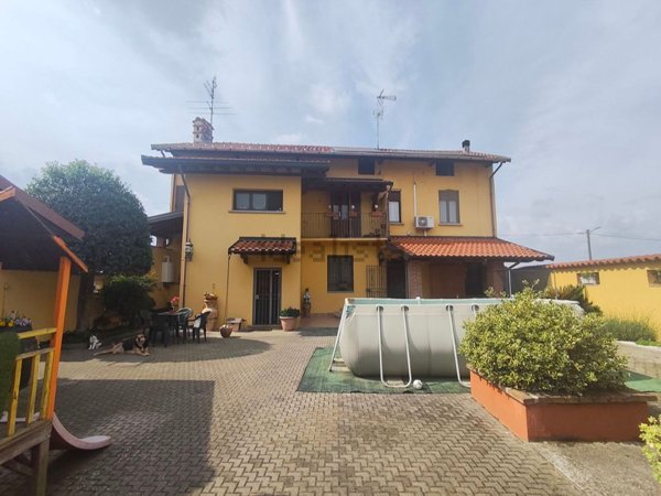 casa indipendente in vendita a Cassolnovo