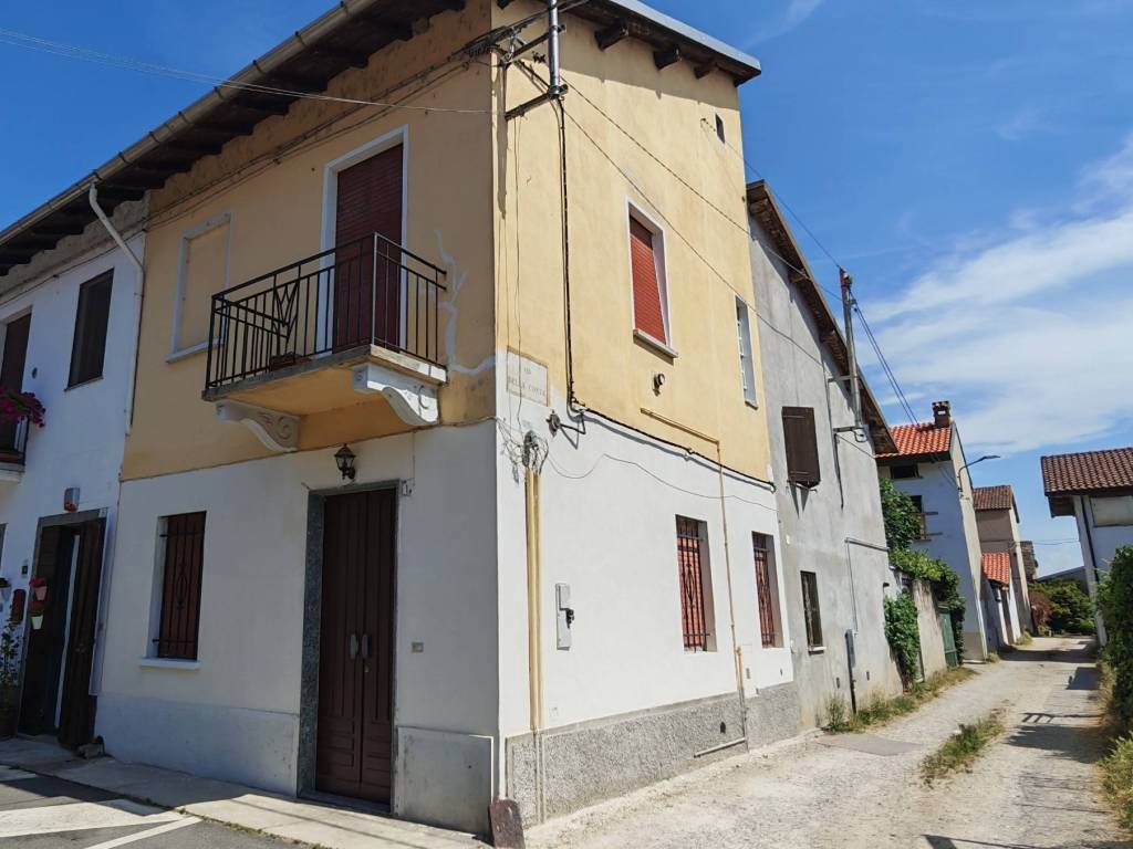 casa indipendente in vendita a Cassolnovo in zona Villareale