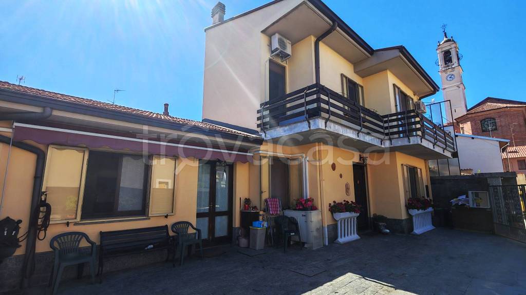 casa indipendente in vendita a Cassolnovo in zona Molino Del Conte