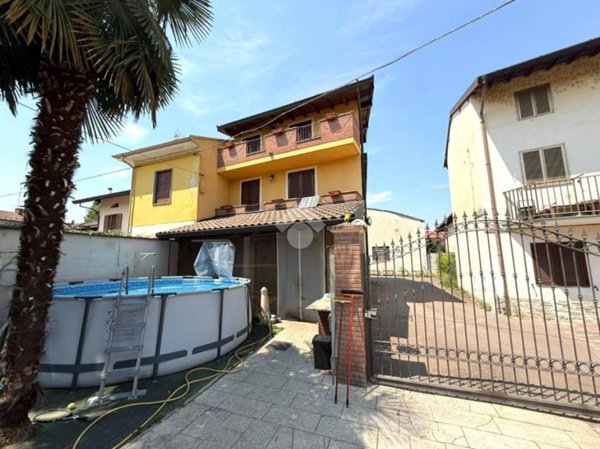 casa indipendente in vendita a Cassolnovo in zona Molino Del Conte