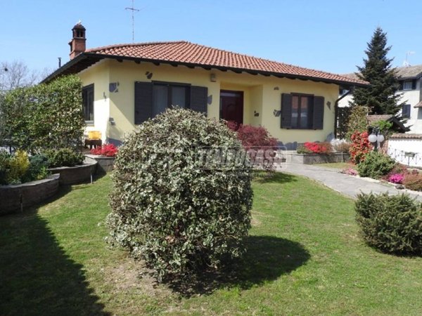 casa indipendente in vendita a Cassolnovo