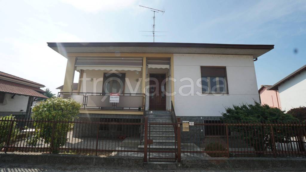casa indipendente in vendita a Cassolnovo in zona Molino Del Conte