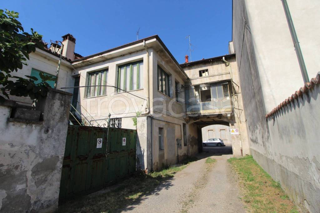 appartamento in vendita a Cassolnovo in zona Molino Del Conte