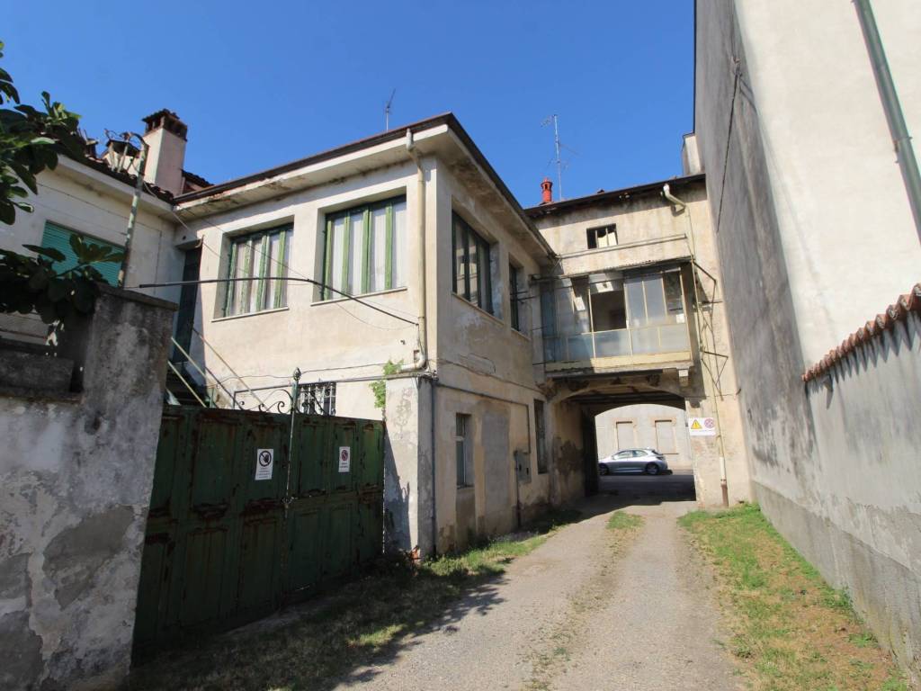 appartamento in vendita a Cassolnovo in zona Molino Del Conte
