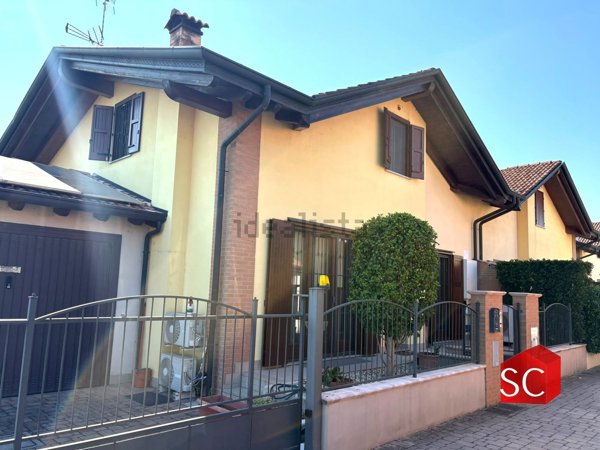 casa indipendente in vendita a Cassolnovo in zona Molino Del Conte