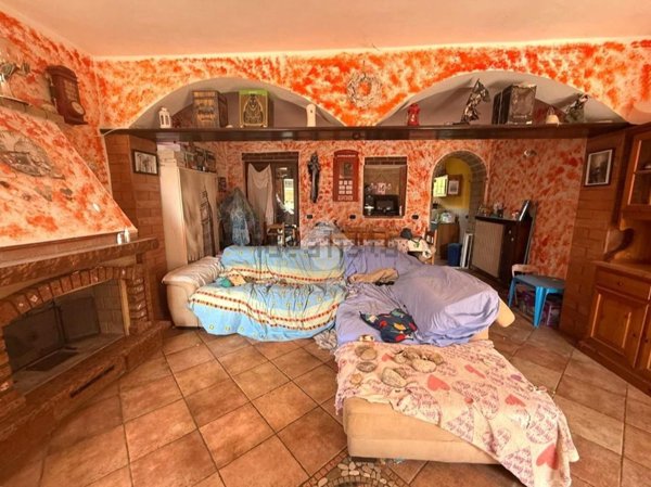 casa semindipendente in vendita a Cassolnovo in zona Molino Del Conte