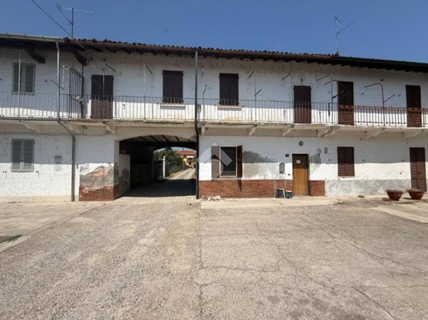 casa indipendente in vendita a Cassolnovo in zona Molino Del Conte