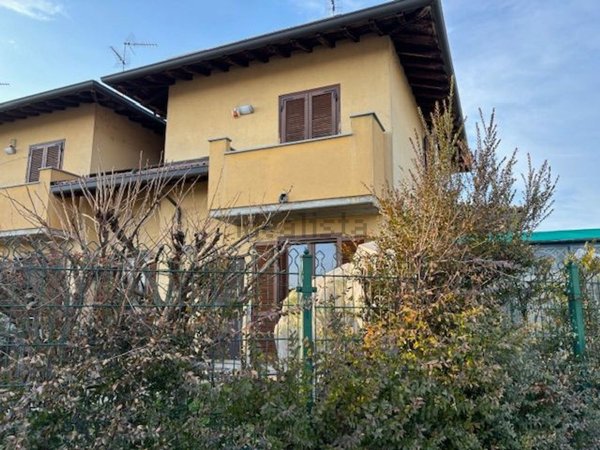 casa indipendente in vendita a Cassolnovo in zona Molino Del Conte