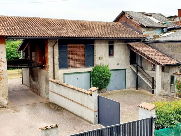 casa indipendente in vendita a Cassolnovo in zona Molino Del Conte