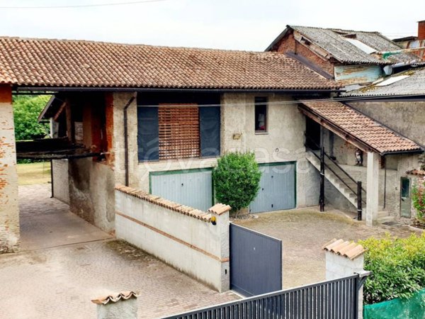 casa indipendente in vendita a Cassolnovo in zona Molino Del Conte