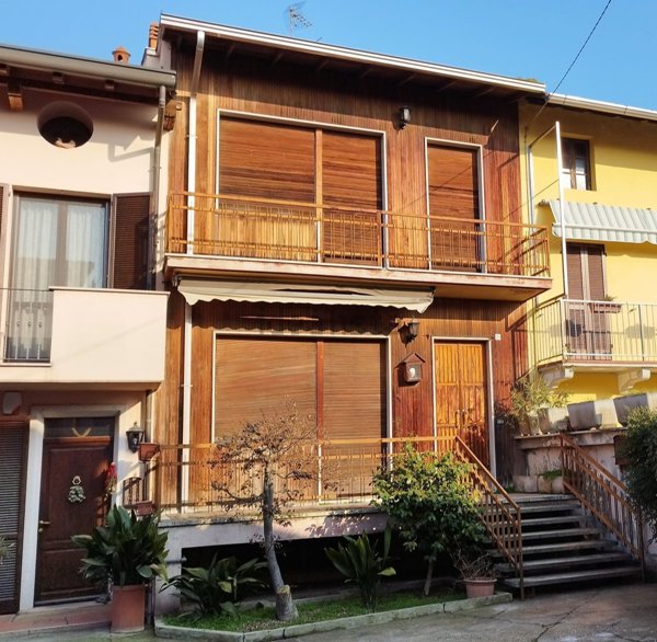 casa indipendente in vendita a Cassolnovo in zona Molino Del Conte