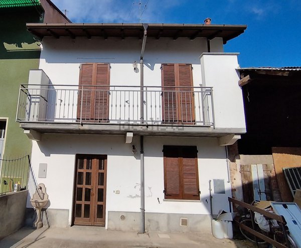 casa indipendente in vendita a Cassolnovo in zona Molino Del Conte
