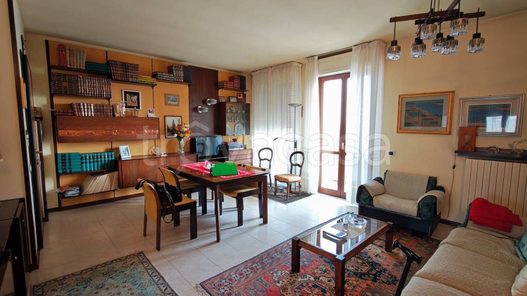 appartamento in vendita a Cassolnovo in zona Molino Del Conte