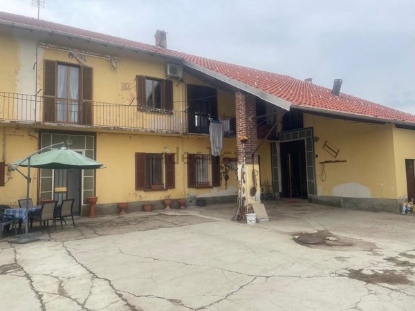 casa indipendente in vendita a Cassolnovo in zona Molino Del Conte