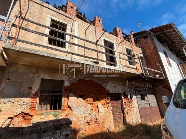 casa indipendente in vendita a Cassolnovo in zona Molino Del Conte