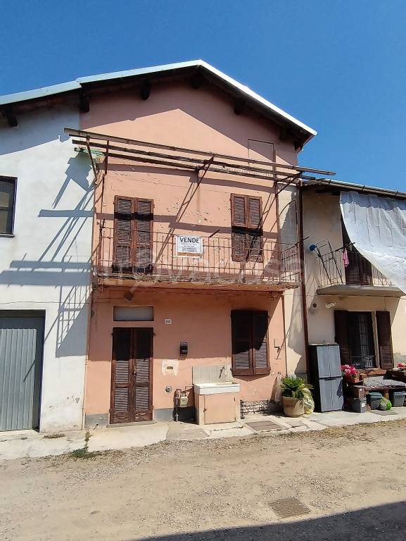 casa indipendente in vendita a Cassolnovo in zona Molino Del Conte