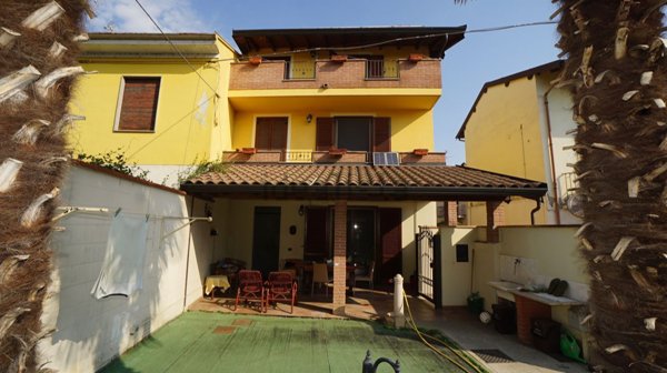 casa indipendente in vendita a Cassolnovo in zona Molino Del Conte