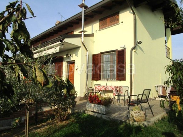 casa indipendente in vendita a Cassolnovo in zona Molino Del Conte