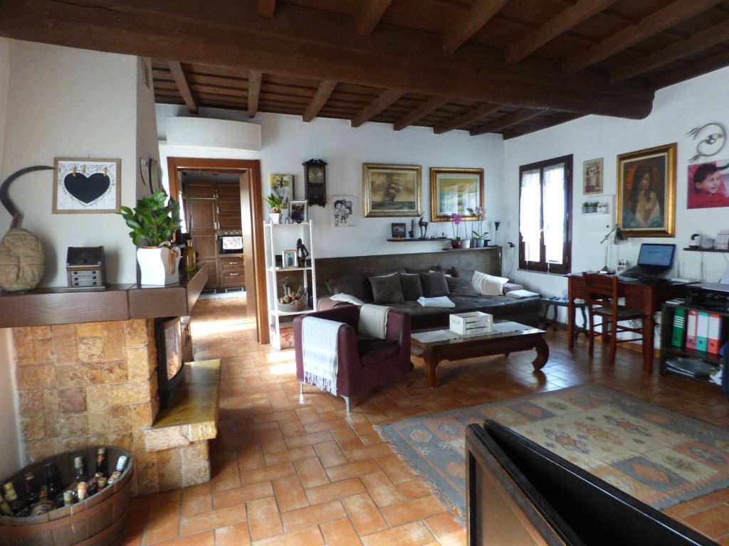 casa indipendente in vendita a Cassolnovo in zona Villareale