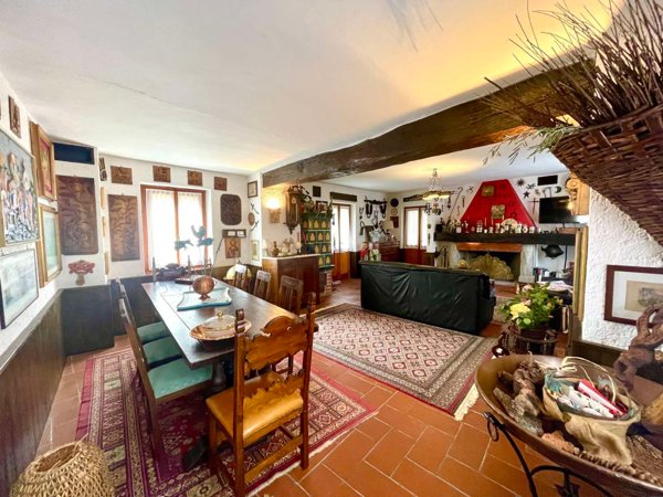 casa indipendente in vendita a Castana