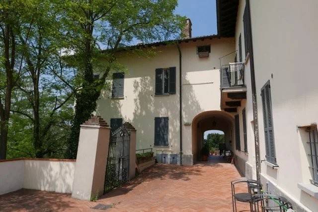 appartamento in vendita a Castana