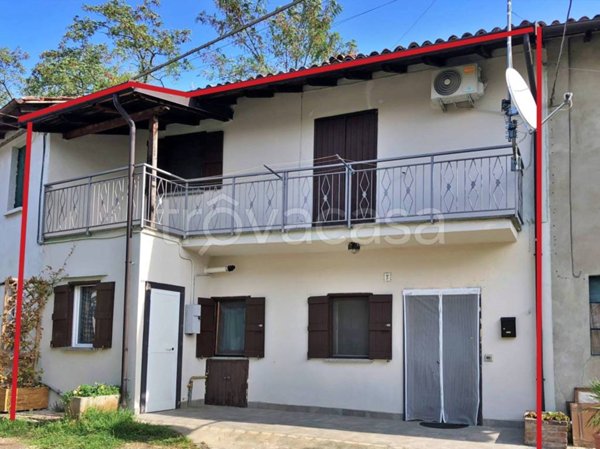 casa indipendente in vendita a Castana