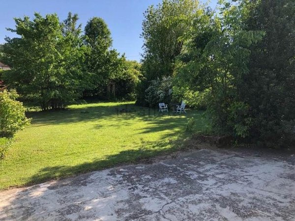 casa indipendente in vendita a Castana