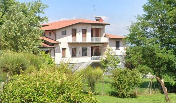 casa indipendente in vendita a Castana