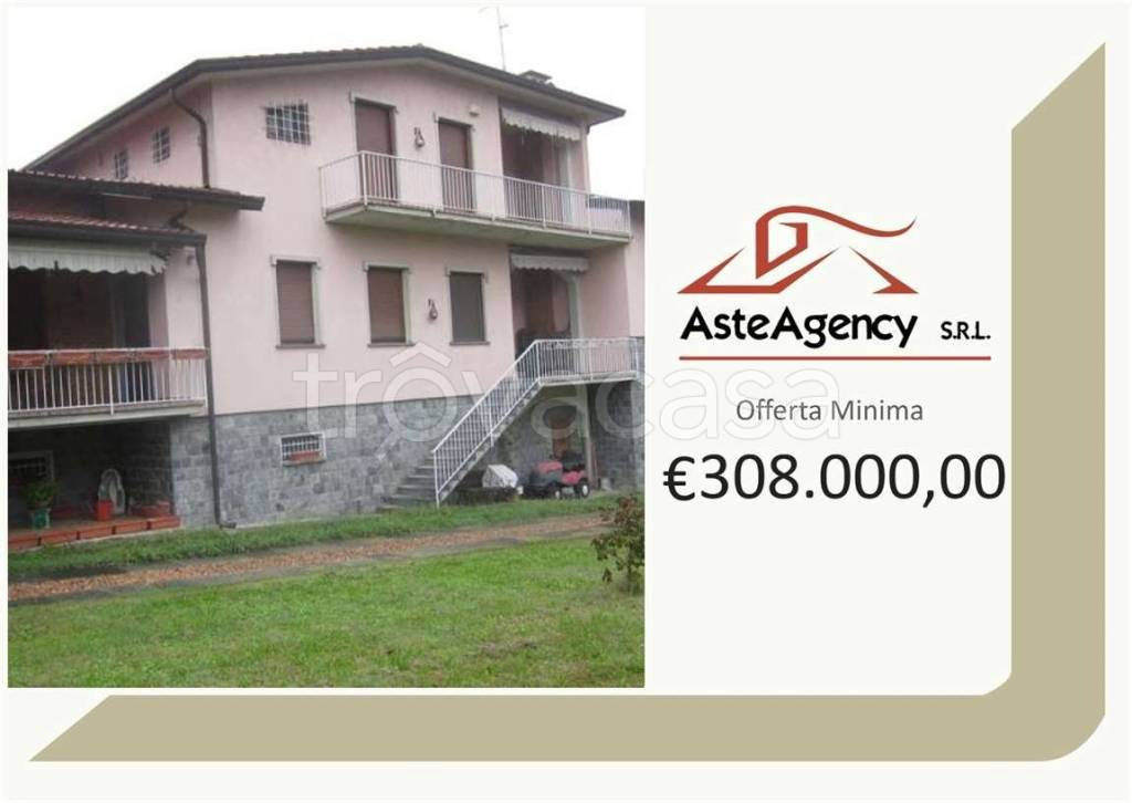 casa indipendente in vendita a Castana