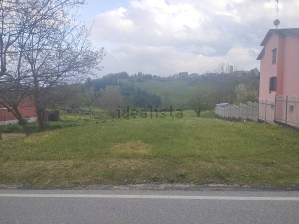 casa indipendente in vendita a Castana