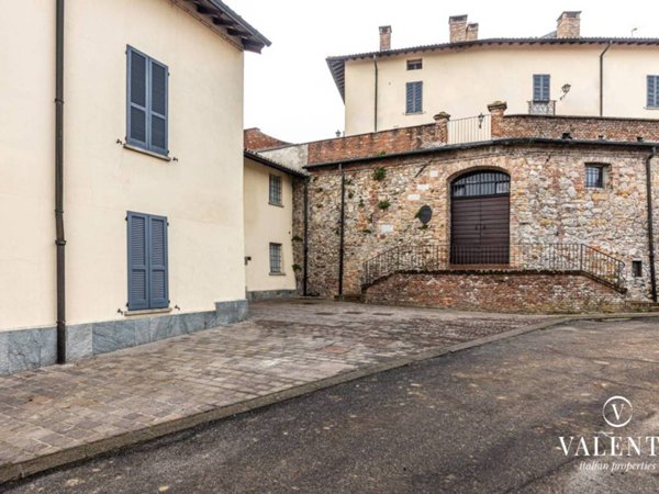 appartamento in vendita a Castana